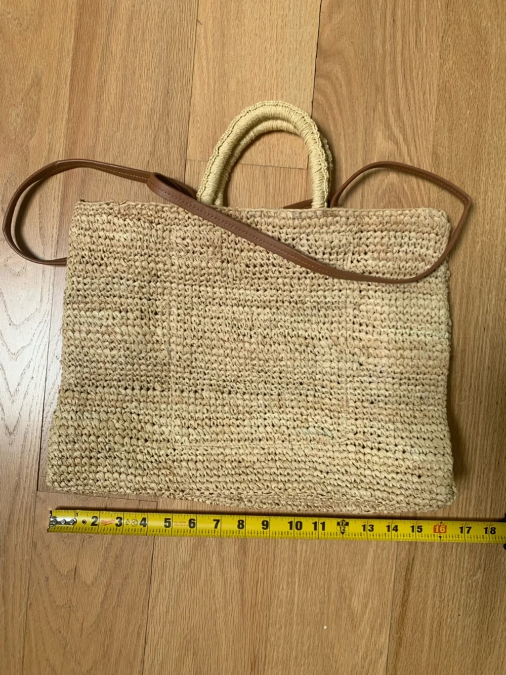 AND OTHER STORIES Woven Straw Tote Bag with Tan Leather Straps - Picture 3 of 4
